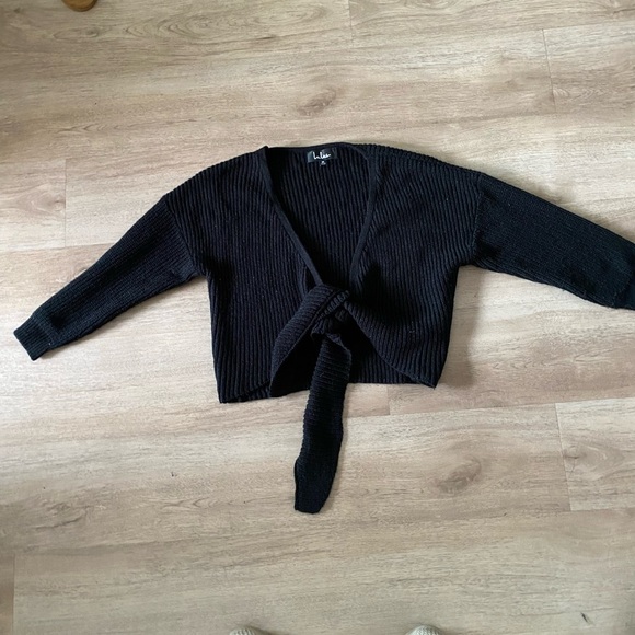 Lulus Sweater  cardigan with Elegant Design - Picture 2 of 9